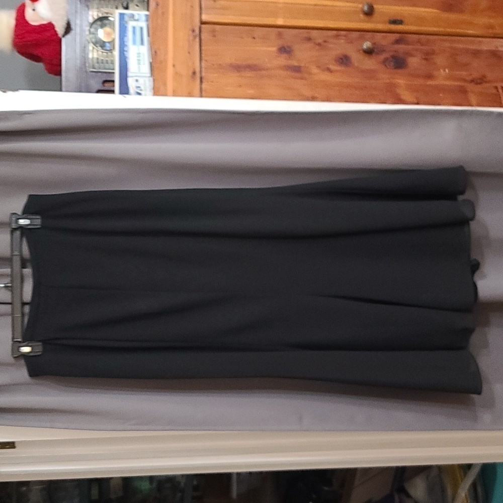 ScarlettWomens Black Skirt Sheer Overlay Back Zip Flowy Circular Hem Size 10 EUC